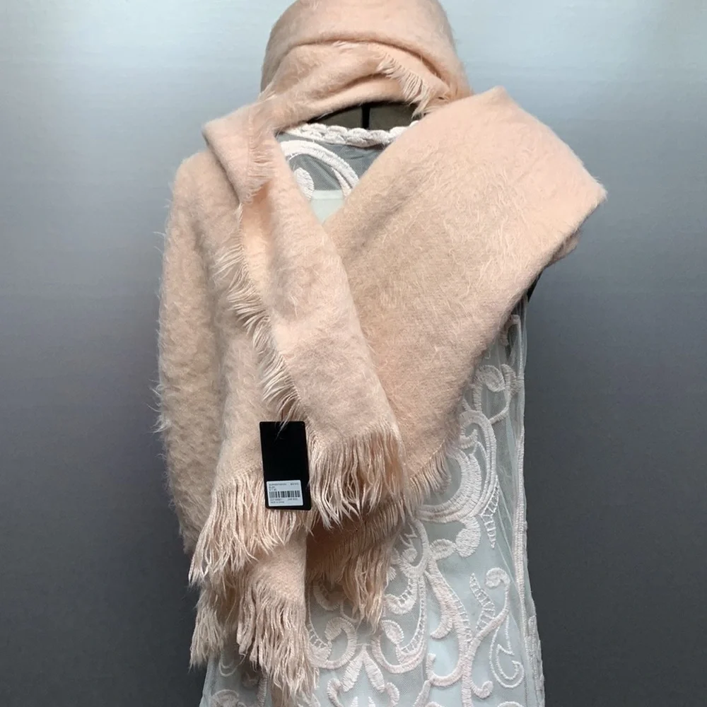 Soft pink blush fabric Forever 21 NWT extra large soft cozy one size fringy fun